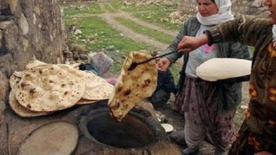 قرار لنظام أسد يتسبب بارتفاع سعر خبز التنور للضعف في ديرالزور