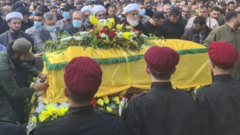 مركز أبحاث إسرائيلي يفضح "حزب الله" ويكشف ملابسات مقتل أحد قادته الميدانيين بسوريا