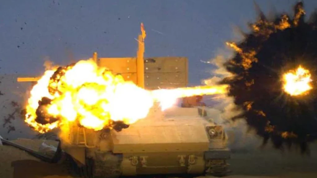 بايدن يوجه صفعة لبوتين.. صاروخ أمريكي يفتك بدبابة روسية من مسافة بعيدة ويحولها لخردة (فيديو)