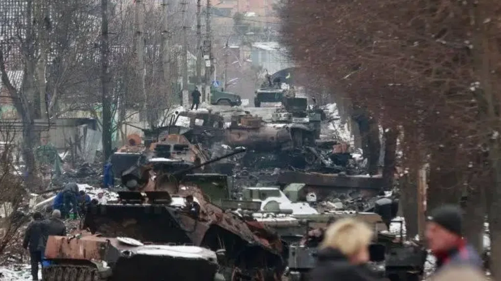 قاموا باصطيادها كالعصافير.. أوكرانيا ترتكب مجزرة بحق مجموعة دبابات روسية (فيديو)