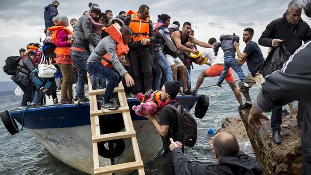 شاب سوري يروى ماحدث: حرس الحدود اليوناني يضاعف من وحشيته وطعن المهاجرين أحد الوسائل