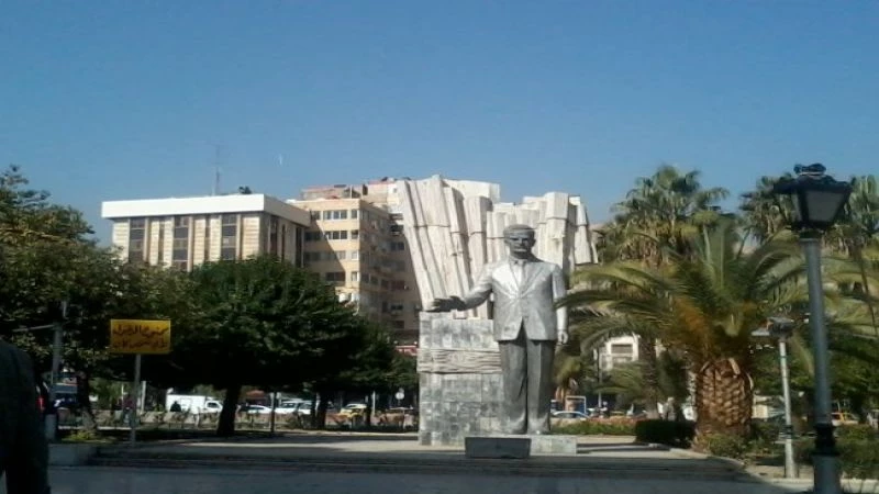 مقاهٍ للدعارة تحرس تمثال"القائد الخالد" في ساحة عرنوس بدمشق!