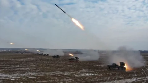 صاروخ روسي يدور حول نفسه ويعود لينسف من أطلقه (فيديو)