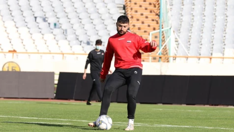 ترك منتخب البراميل وفضح عنصريته.. لاعب سوري يوقع عقداً احترافياً مع ناد تركي بالدرجة الممتازة