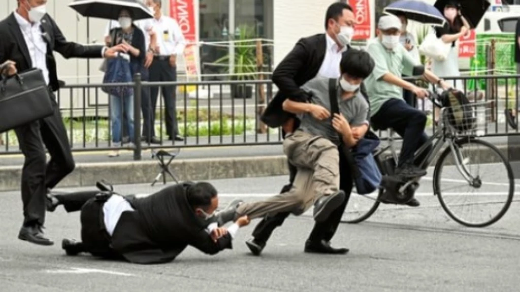 سيناريو اغتيال السادات يتكرر في اليابان وعبارة تنذر بالأسوأ (فيديو)