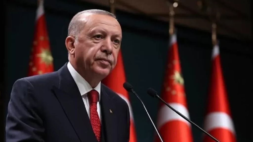 بعد تراجع الليرة التركية.. أردوغان يحذر.. ووزير المالية يتخذ 5 إجراءات عاجلة