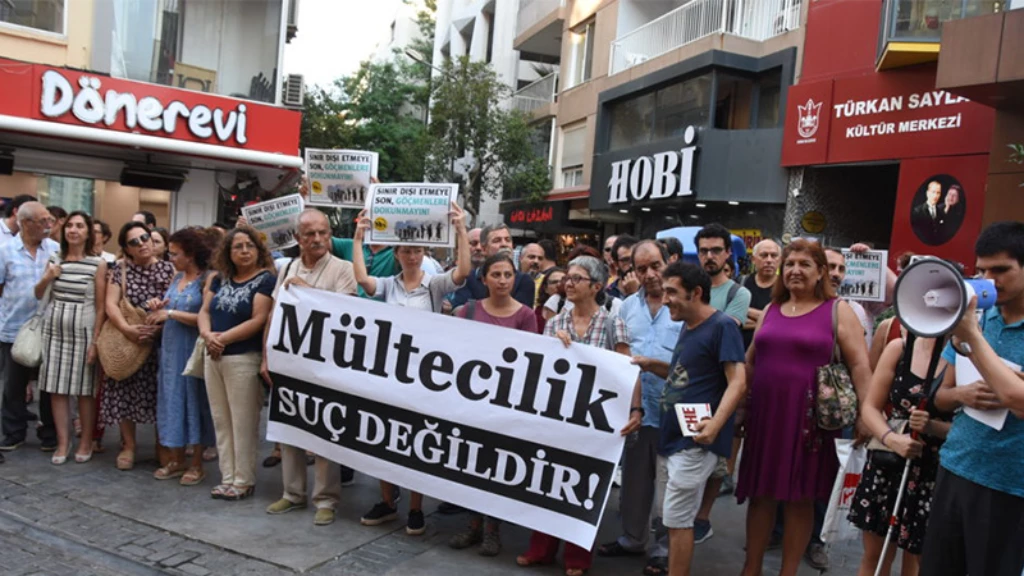 وقفة تضامنية لدعم اللاجئين في تركيا