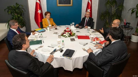 انقسام جديد.. تحالف المعارضة السداسي في تركيا يبحث الحوار مع الأسد