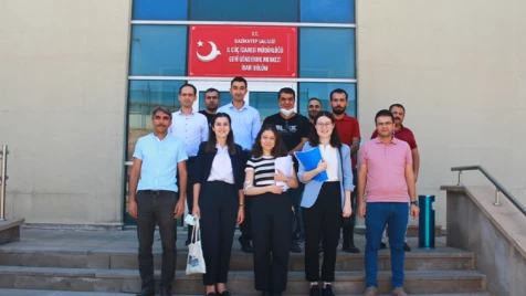 منظمة تركية تُقاضي الحكومة بعد إثبات انتهاكات ضد السوريين في مركز ترحيل غازي عنتاب