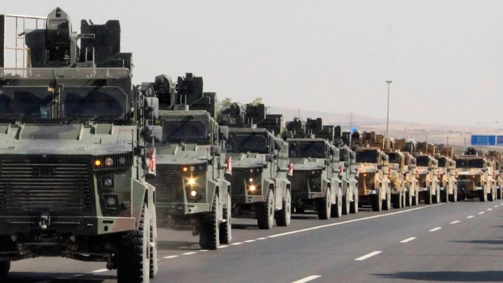 تركيا تدفع بتعزيزات للجيش على الحدود مع سوريا وصويلو يعلّق على بدء عملية عسكرية