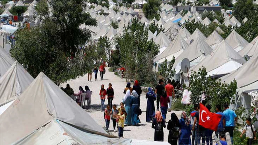 اللاجئون السوريون في مخيمات تركيا