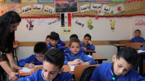التعليم المجاني في سوريا: فولار وبدلة شبيبة ومعسكرات بعثية!