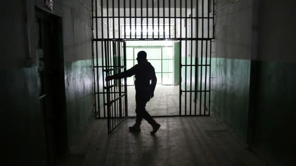 أحدها الاغتصاب.. منظمة حقوقية تكشف أساليب وحشية لتعذيب الفلسطينيات بسجون أسد