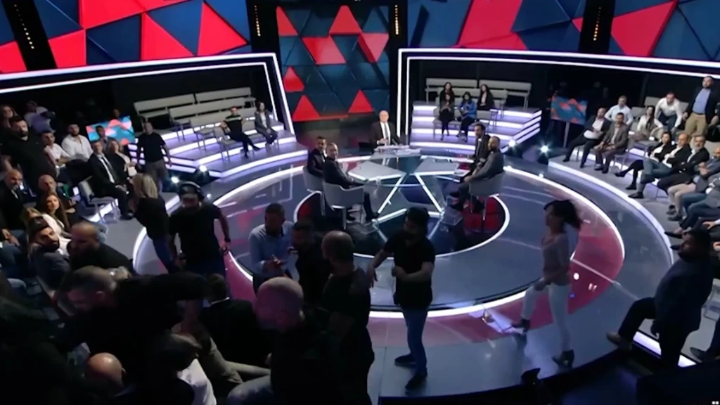 حوار في أستديو MTV اللبنانية يتحوّل لمعركة والجيش يتدخّل لفض الاشتباك (فيديو)