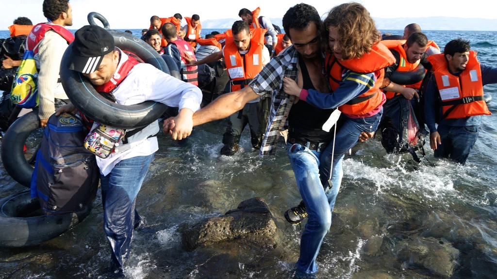 أبرز 5 مسؤولين غربيين وأتراك عادَوا اللاجئين السوريين رغم أنهم أبناء مهاجرين