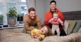 إحداهن اسمها مريم.. السويد تمنح زوجين مثليّين حضانة طفلتين بعد انتزاعهما من عائلتيهما (فيديو)