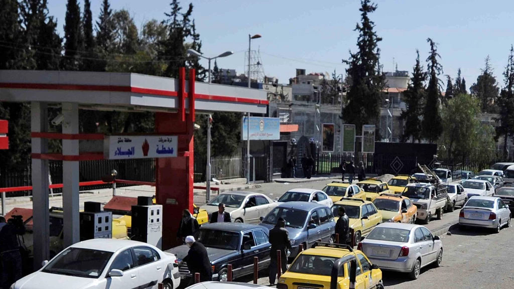 إيران تزيد إمدادات النفط الشهرية للأسد.. هل تكفي وما المقابل؟