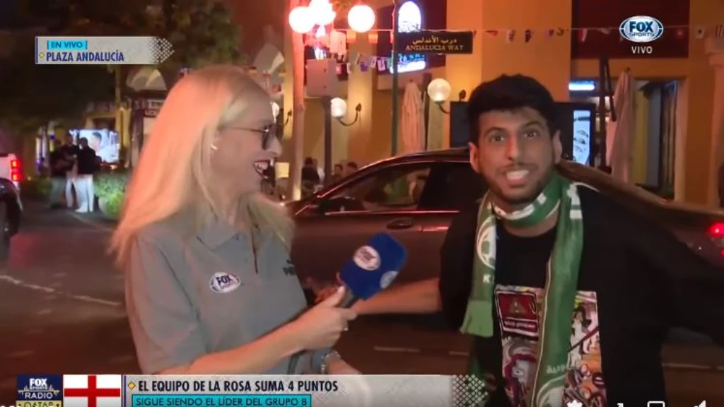 سعودي يقتحم بثاً مباشراً لقناة مكسيكيّة للسخرية من ميسي والمذيعة: هذا من غير كحول (فيديو)