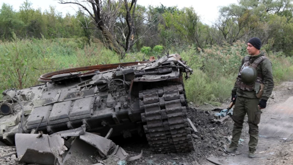 التقطته طائرة مسيّرة.. فيديو يوثّق مقتل عشرات الجنود الروس بموقع واحد في أوكرانيا