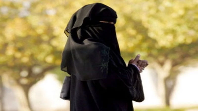 زوجة مبتعث سعودي تعتنق المسيحية وتثير غضب السعوديين
