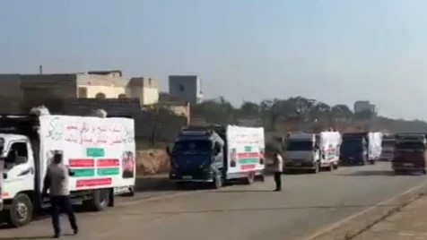 أمير سعودي يستجيب لنداء طفلتين يتيمتين ويرسل قافلة مساعدات للشمال السوري (فيديو)
