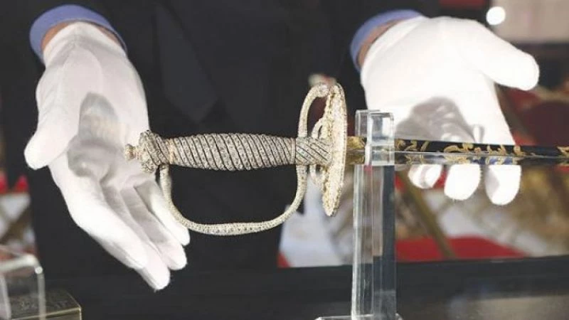 من بينها سكين محاولة الاغتيال: أمير موناكو يبيع تراث نابليون