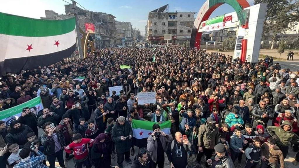 مظاهرات حاشدة تعمّ الشمال السوري رفضاً لحكم الأسد وللمطالبة بإسقاطه
