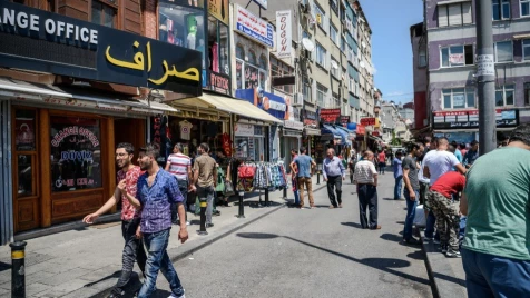 السوريون ليسوا بالمرتبة الأولى.. إحصائية تكشف عدد الأجانب المقيمين في تركيا
