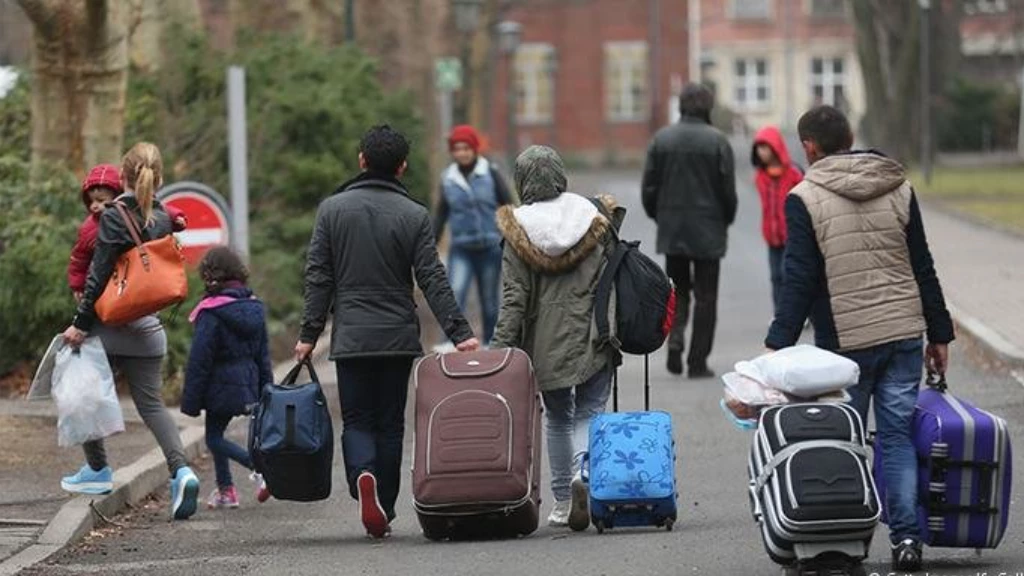 بشرى للسوريين.. المستشار الألماني يفتح باب الهجرة: نحتاج 6 ملايين وظيفة