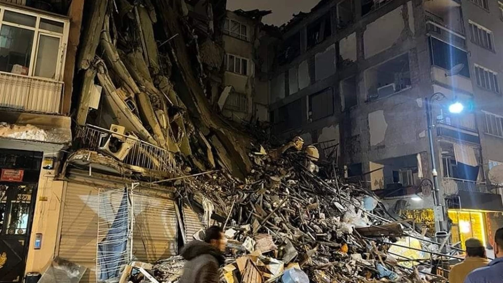 كارثة غير مسبوقة.. زلزال مدمر يقتل أكثر من 100 شخص في سوريا وتركيا بإحصائية أولية (فيديو+صور)