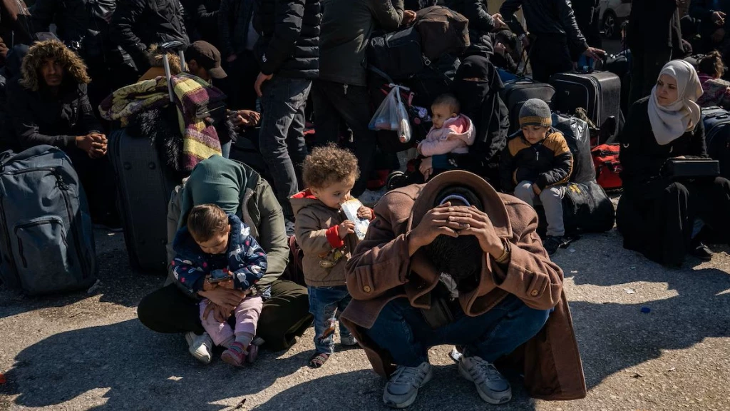 وثّقت التمييز ضدهم.. واشنطن بوست: الناجون السوريون من زلزال تركيا يتساءلون: إلى أين نذهب؟