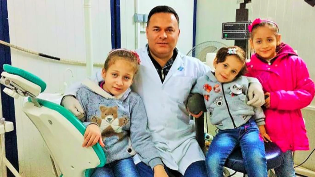 كتب افتح يا سمسم.. وفاة أديب وطبيب سوري بعد أسبوع من فقد زوجته وطفلتيه بالزلزال