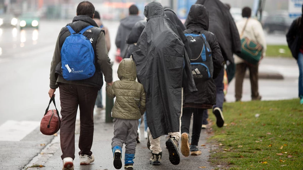 تشمل السوريين.. السويد تخصص مكافأة مالية مجزية للاجئين الراغبين بالعودة إلى بلادهم