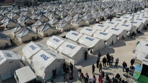 طالت حتى الأطفال.. صحفية تركية توثق ممارسات تمييزية ضد سوريين بالمخيمات عقب الزلزال