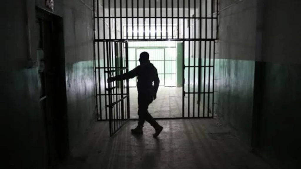 منظمة حقوقية تستغل مناسبة عالمية للتذكير بمصير 3 آلاف معتقل فلسطيني في سجون أسد