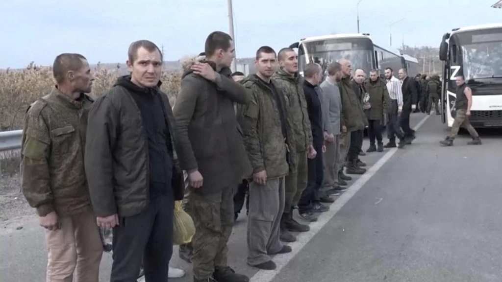زعيم "فاغنر" يأمر بقتل الأسرى الأوكرانيين.. وجنود روسيا يسيرون على خطا أسد بخيرسون
