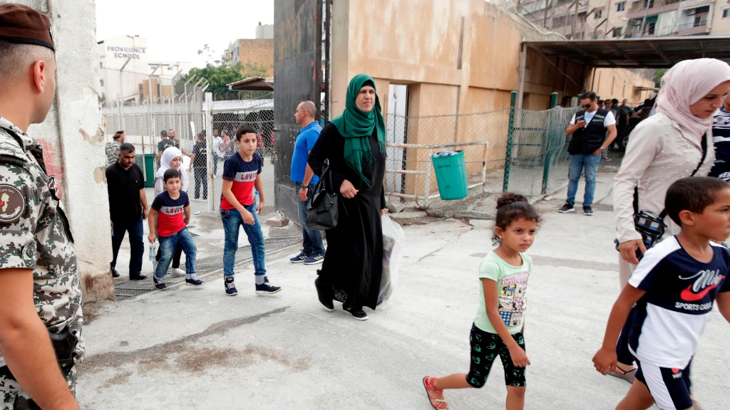 مفوضية اللاجئين تؤجّل إرسال المساعدات الشهرية للسوريين بلبنان ومصدر لأورينت يكشف السبب