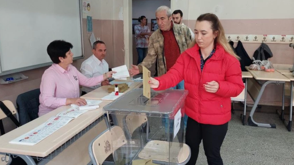 بمشاركة الملايين.. بدء التصويت بالانتخابات الرئاسية والبرلمانية في تركيا (فيديو + صور)