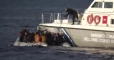 بالفيديو.. "نيويورك تايمز" توثّق اعتقال السلطات اليونانية 12 لاجئاً وتركهم وسط البحر