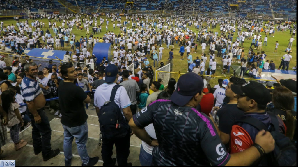 مباراة كرة قدم تنتهي بمجزرة والطواقم الطبية تتحرك لإنقاذ 44 ألف مشجع