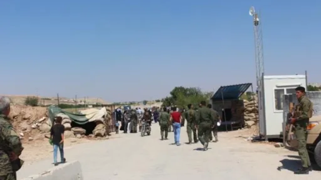 انتهاكات جديدة.. عناصر ميليشيا الجيش الوطني يبتزّون الأهالي أثناء مرورهم من معبر "عون الدادات"