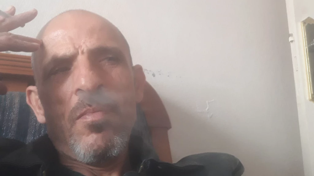 ناشط علوي يهزأ من بشار الأسد: "الاحتلال بجيب النور وأنت تجيب الظلام" (فيديو)