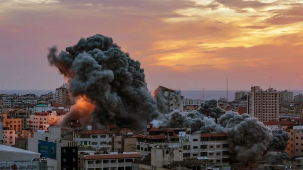 استمرار المجازر بحق المدنيين في غزة وقتلى من "حزب الله" بقصف إسرائيلي