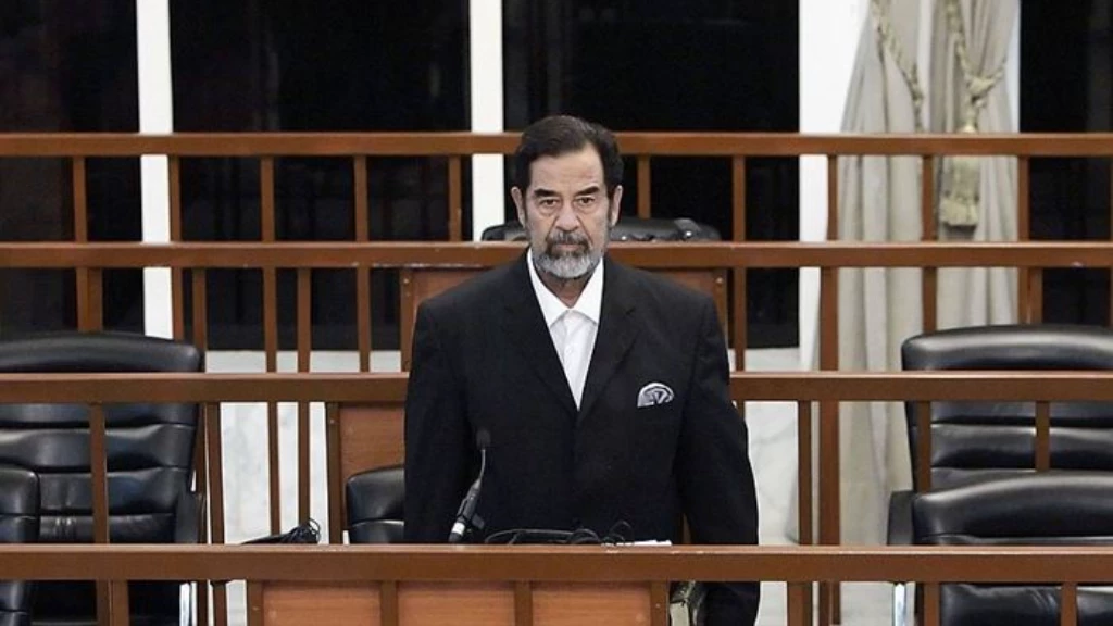 غير أنه بيوم عيد.. خصم صدام حسين في المحكمة يعترف بكارثة قانونية بإعدامه (فيديو)