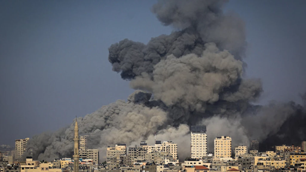 دخول 33 شاحنة مساعدات في غزة.. أمريكا تقرّ بمقتل آلاف المدنيين