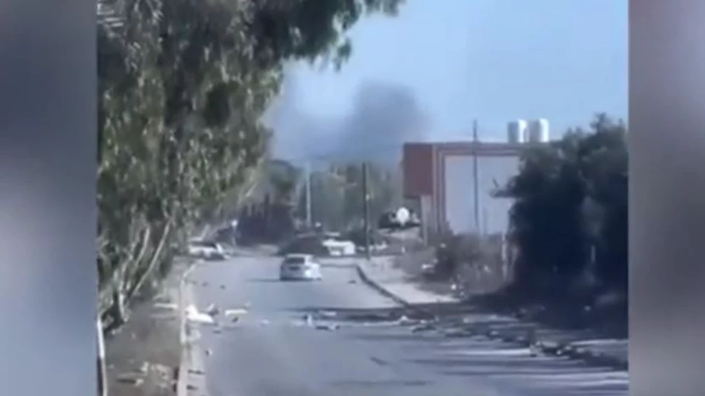 دبابة إسرائيلية تقتل 3 مدنيين باستهداف سيارة في غزة (فيديو)