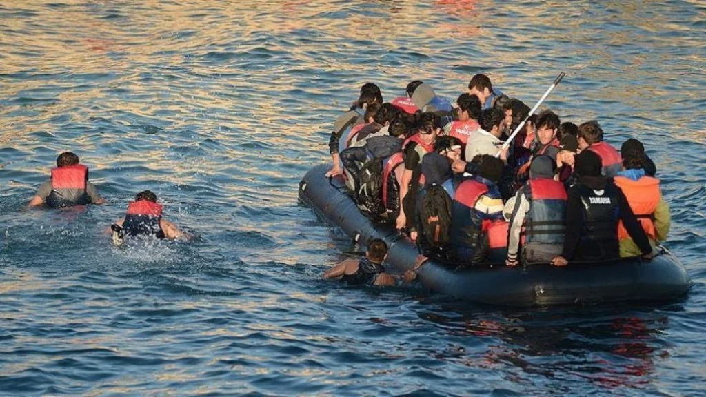 إنقاذ عشرات اللاجئين السوريين من الغرق في المتوسط