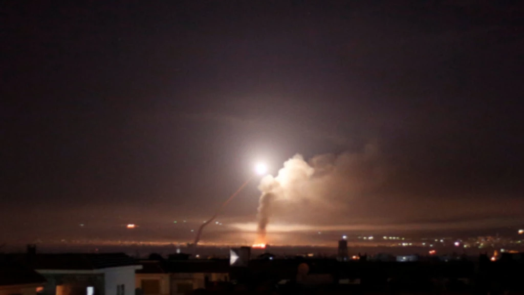 إسرائيل تقصف اللواء 112 بدرعا وتعزيزات أمريكية تصل الحسكة