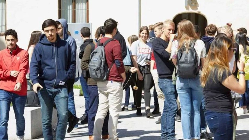 شرط ظالم يحرم الطلاب السوريين من التسجيل في الجامعة اللبنانية