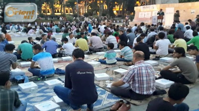 رمضان التركي يتألق بمساعدة السوريين.. وحملات للإفطار الجماعي 